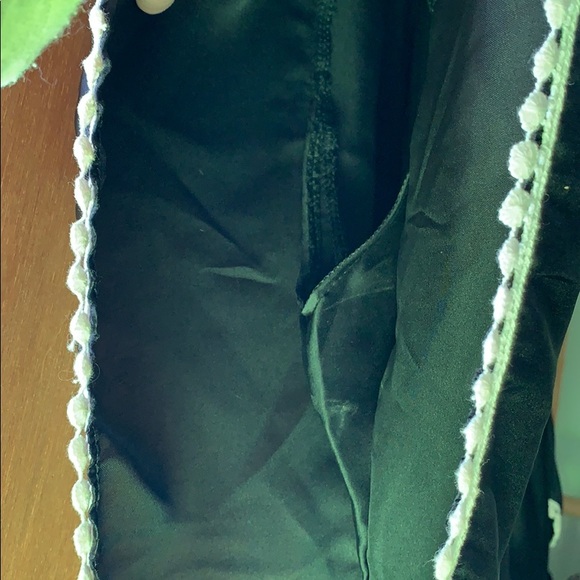 Adorable cape sleeved Top NWOT - Picture 3 of 4